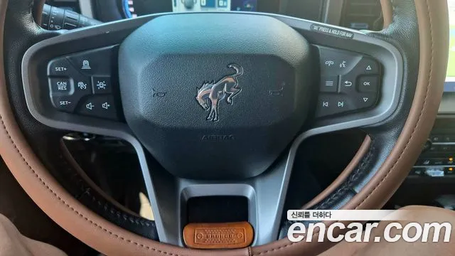 Ford Bronco — Фото автомобиля 16