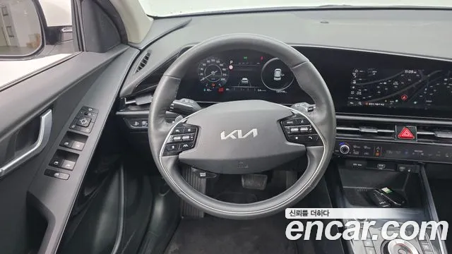 Kia Niro Niro (New) — Фото автомобиля 13