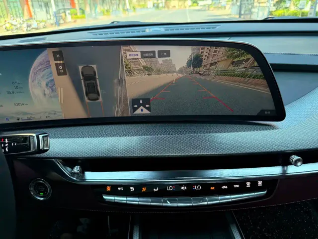 Cadillac XT5 — Фото автомобиля 26