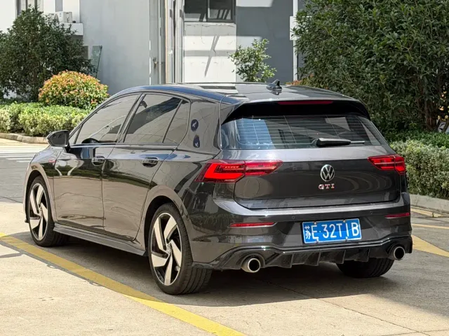 Volkswagen Golf GTI — Фото автомобиля 6
