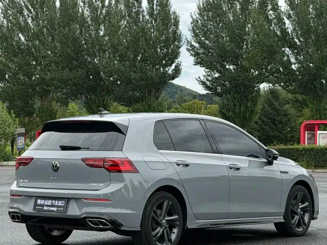 Volkswagen Golf — Фото автомобиля 6