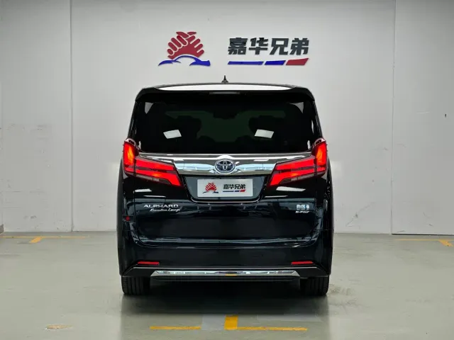 Toyota Alphard — Фото автомобиля 9
