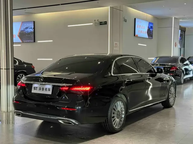 Mercedes-Benz E-Class — Фото автомобиля 7