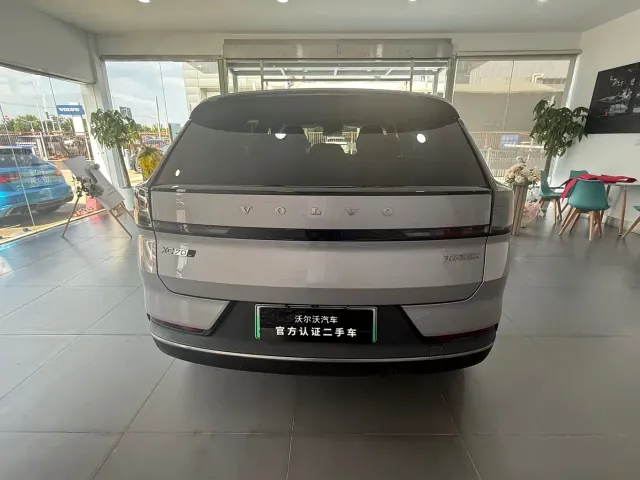 Volvo XC70 Plug-in Hybrid — Фото автомобиля 9