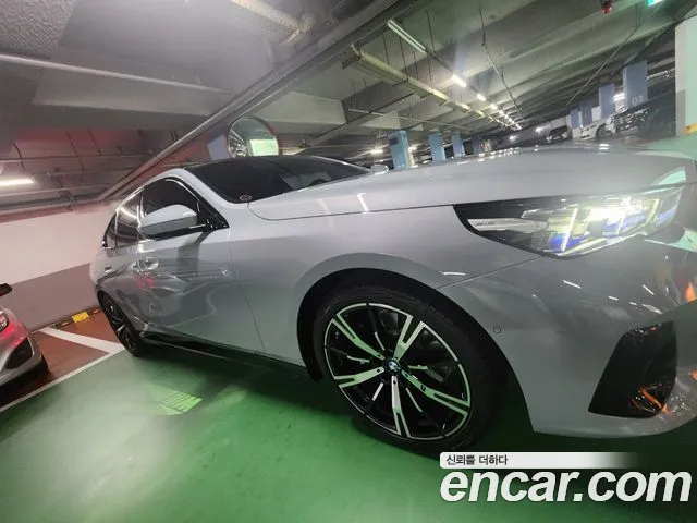 BMW 5 Series — Фото автомобиля 11