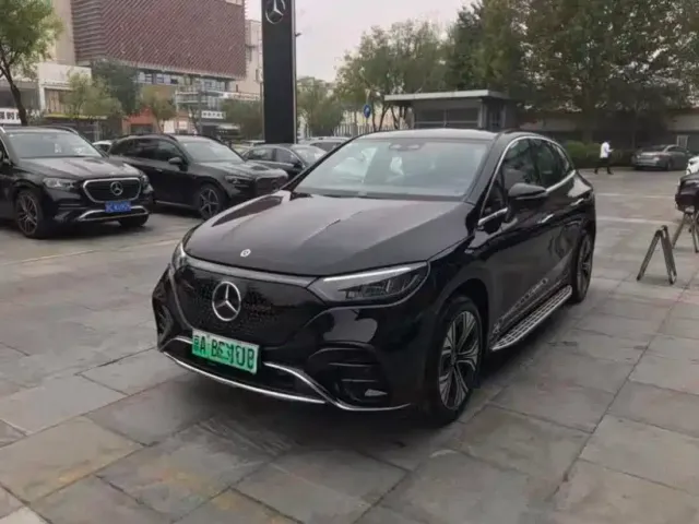Фотография автомобиля — Mercedes-Benz EQE SUV
