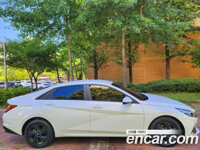 Hyundai AVANTE Avante (CN7) — Фото автомобиля 4