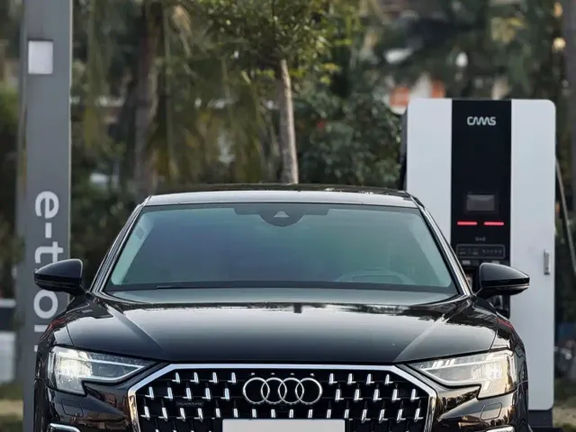 Audi A8 — Фото автомобиля 2