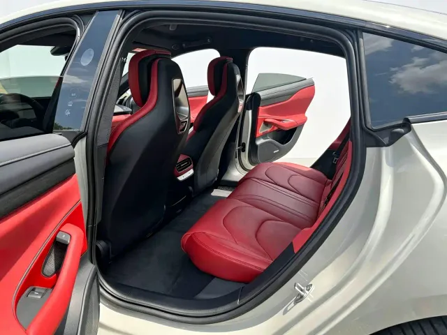 Xiaomi SU7 — Фото автомобиля 5