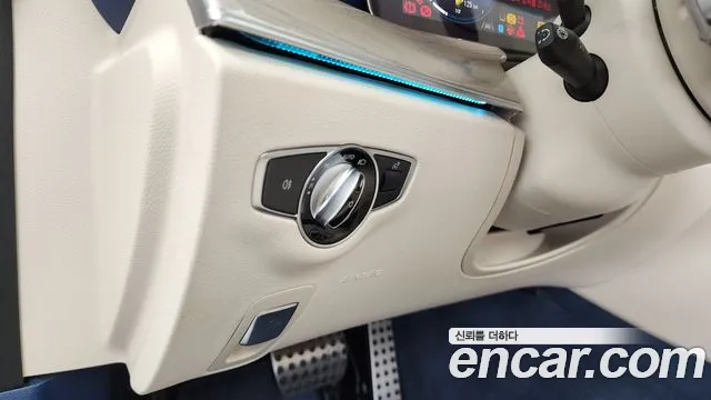 Mercedes-Benz E-Class — Фото автомобиля 16