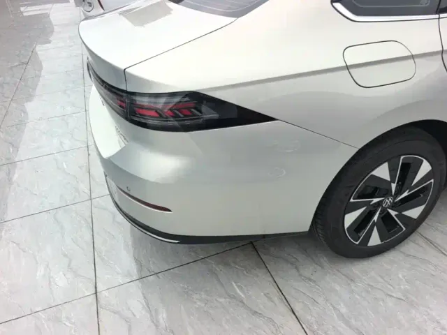 Volkswagen Sagitar — Фото автомобиля 6