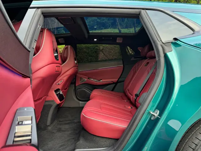 Denza Z9GT — Фото автомобиля 15