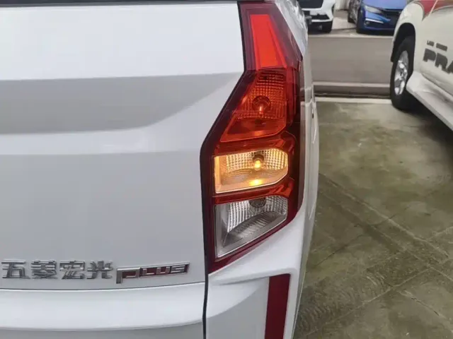 Wuling Hongguang Plus — Фото автомобиля 7