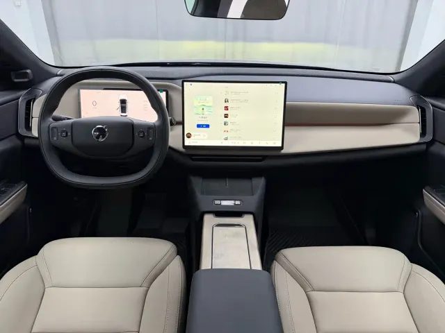 Volvo XC70 Plug-in Hybrid — Фото автомобиля 5