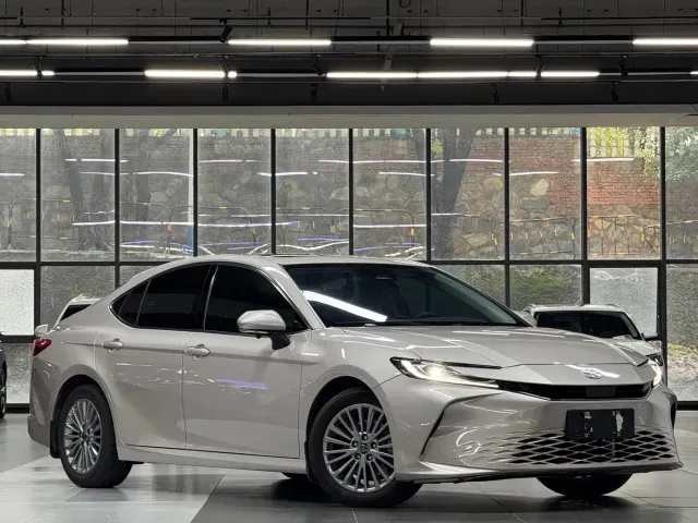 Toyota Camry — Фото автомобиля 3