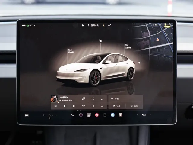 Tesla Model 3 — Фото автомобиля 12