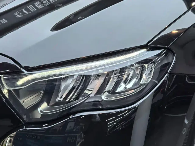 Mercedes-Benz E-Class — Фото автомобиля 20