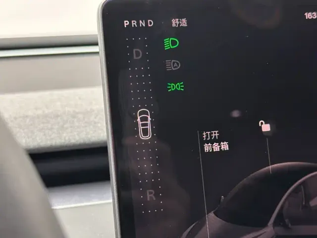 Tesla Model 3 — Фото автомобиля 19