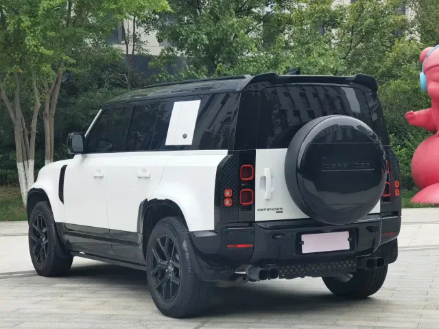 Land Rover Defender — Фото автомобиля 5