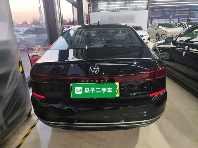 Volkswagen Passat — Фото автомобиля 5