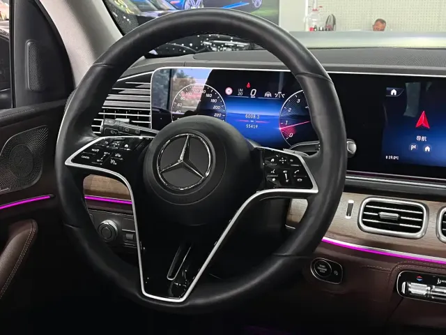 Mercedes-Benz GLE-Class — Фото автомобиля 13
