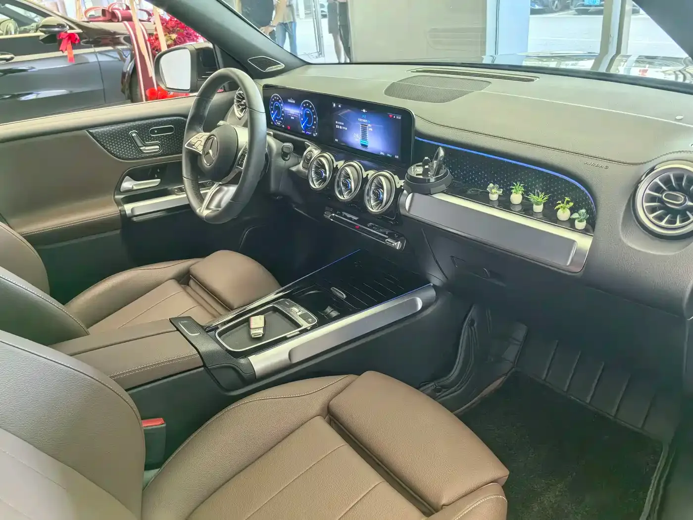 Mercedes-Benz Mercedes-Benz EQB 2025 EQB 260 — Фото автомобиля 8