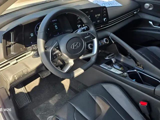 Hyundai Elantra — Фото автомобиля 9