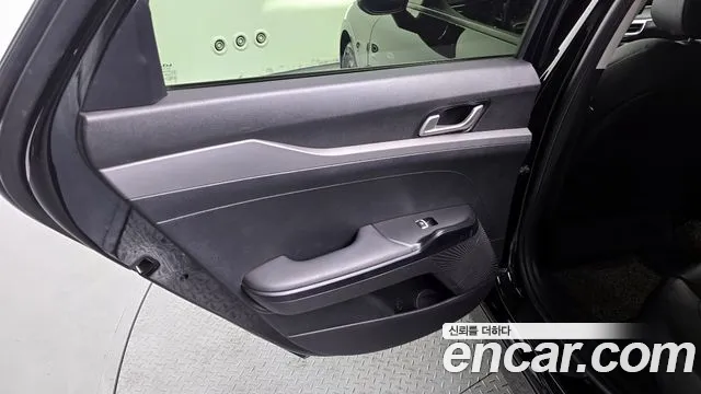 Kia K5 K5 3 поколение 2.0 LPI(Для проката) — Фото автомобиля 25