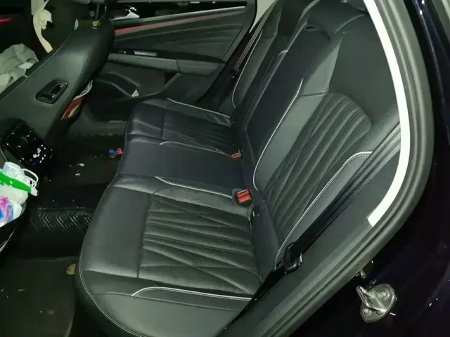 Volkswagen Passat — Фото автомобиля 13