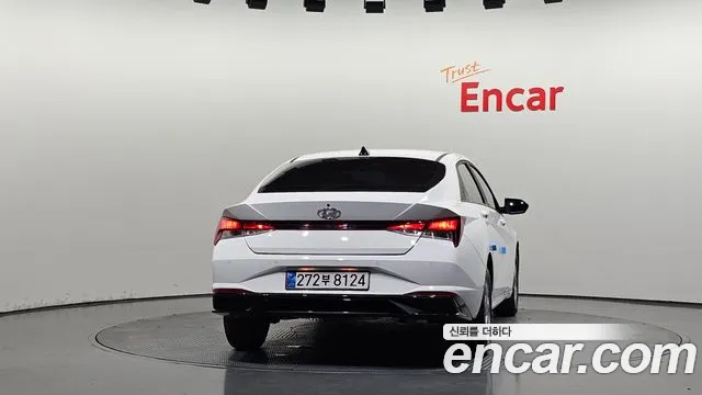 Hyundai AVANTE Avante (CN7) — Фото автомобиля 4