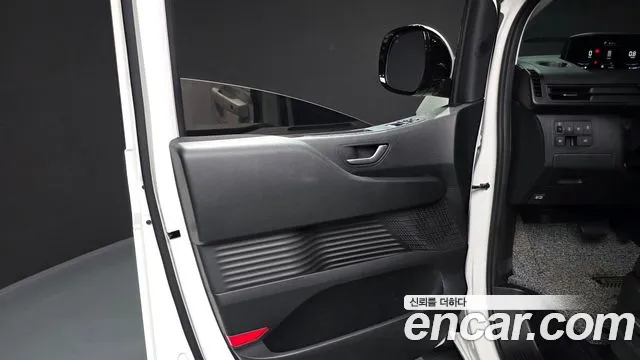Hyundai Staria Staria 4WD Tourer 9 мест — Фото автомобиля 21