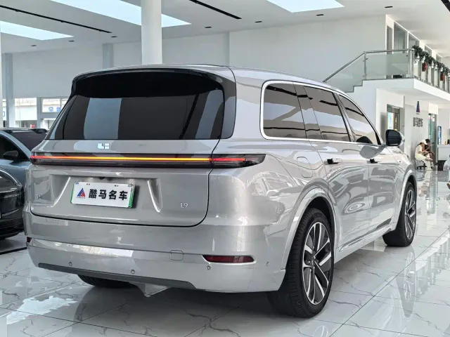 Li Auto L9 — Фото автомобиля 17