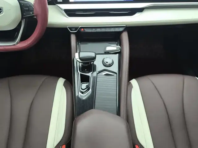 Geely Xingyue L — Фото автомобиля 16