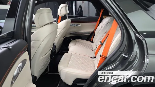 Genesis GV70 — Фото автомобиля 18