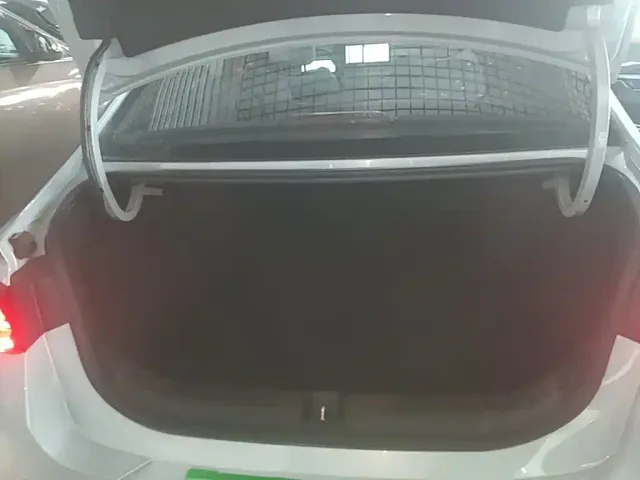 Geely Emgrand L — Фото автомобиля 18