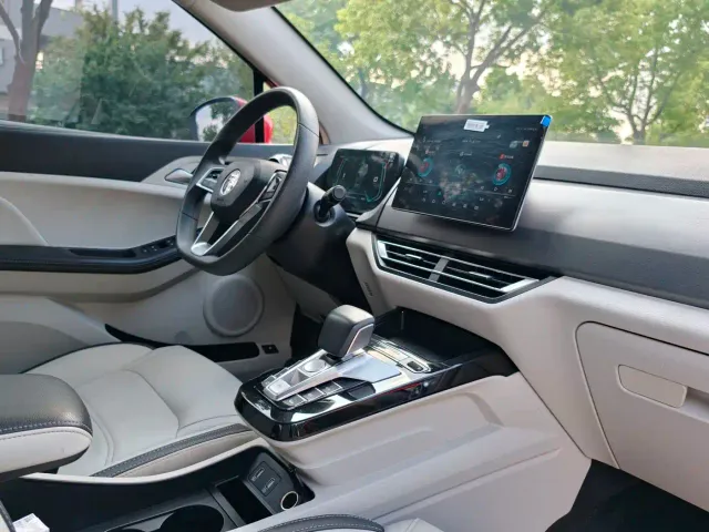 BYD Yuan Pro — Фото автомобиля 20