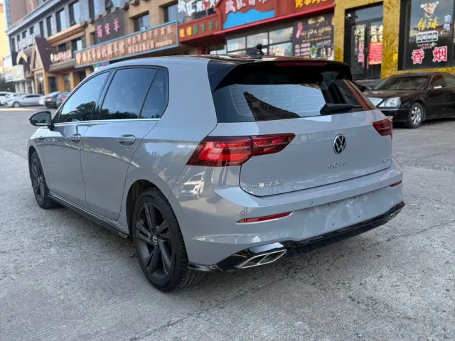 Volkswagen Golf — Фото автомобиля 4