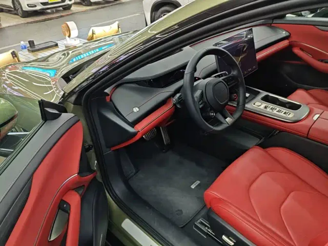 Xiaomi SU7 — Фото автомобиля 15