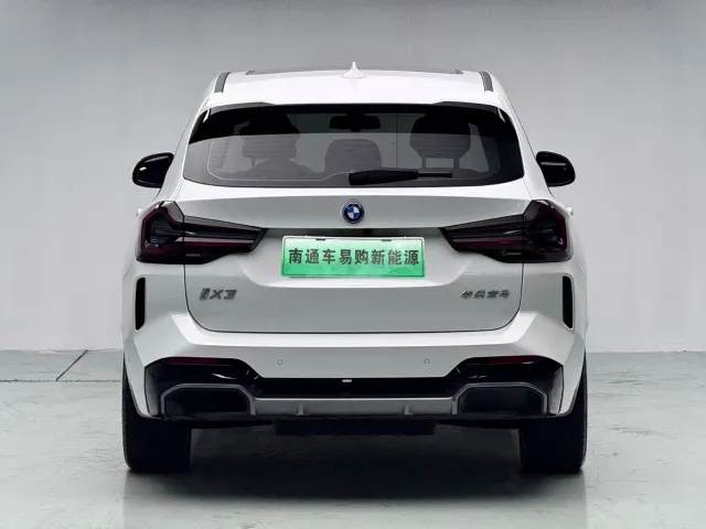 BMW iX3 — Фото автомобиля 5