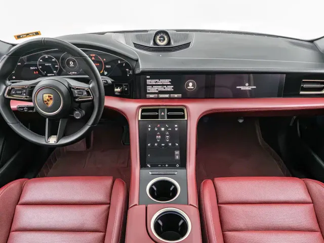 Porsche Taycan — Фото автомобиля 21