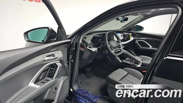 Audi Q5 40 TFSI quattro Sportback S Line — Фото автомобиля 8