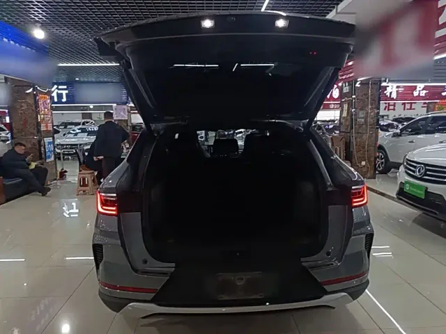 BYD Song PLUS — Фото автомобиля 18