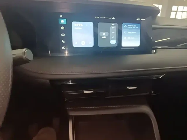 Roewe i5 — Фото автомобиля 12