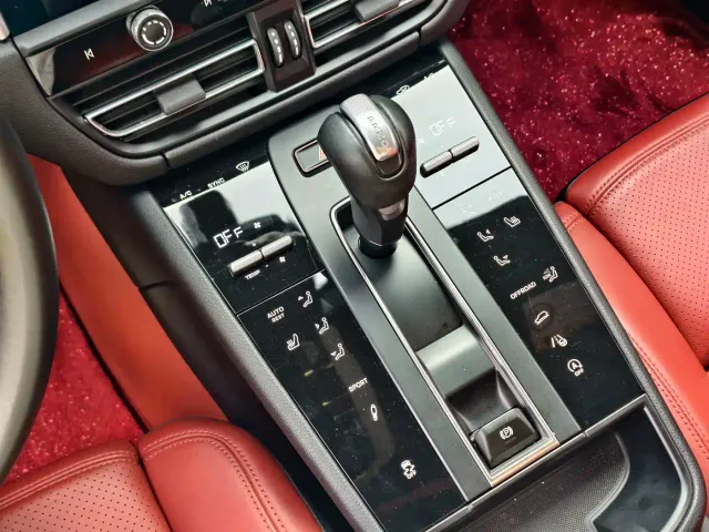 Porsche Macan — Фото автомобиля 13