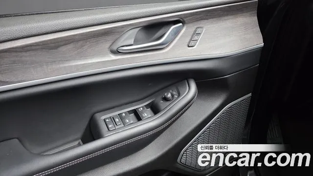Jeep Cherokee — Фото автомобиля 18
