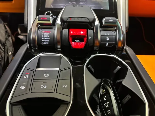 Lamborghini Urus — Фото автомобиля 13