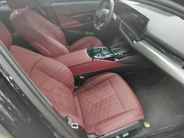 BMW 5 Series — Фото автомобиля 15