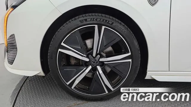 Peugeot 308 — Фото автомобиля 5