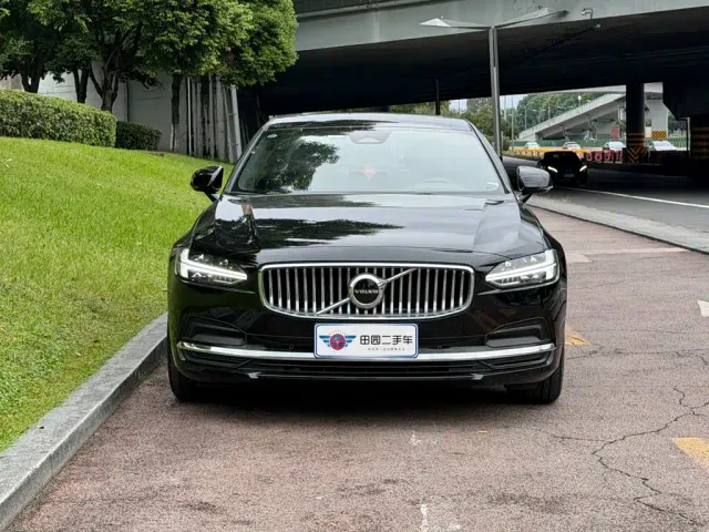 Volvo S90 — Фото автомобиля 2