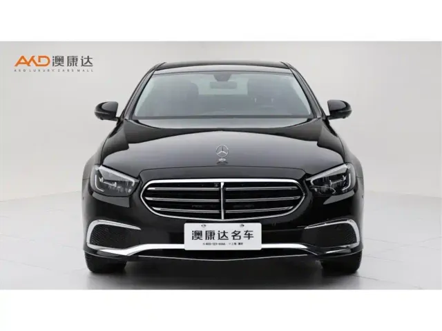 Mercedes-Benz E-Class — Фото автомобиля 2